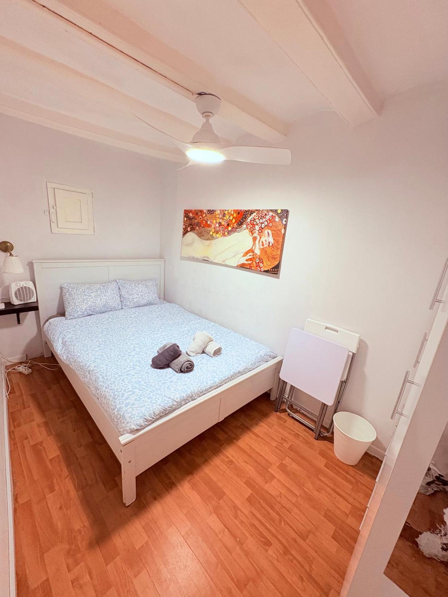 Stunning Flat For 6 People 3 Blocks From The Beach Plus Welcome Breakfast Barcelona Exterior foto