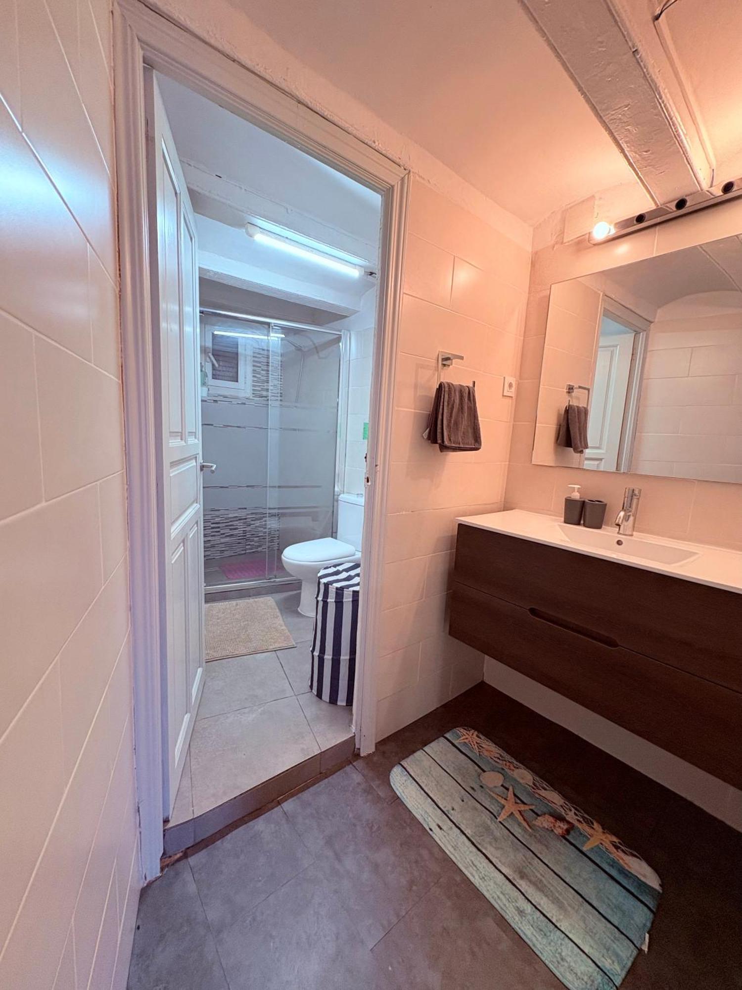 Stunning Flat For 6 People 3 Blocks From The Beach Plus Welcome Breakfast Barcelona Exterior foto