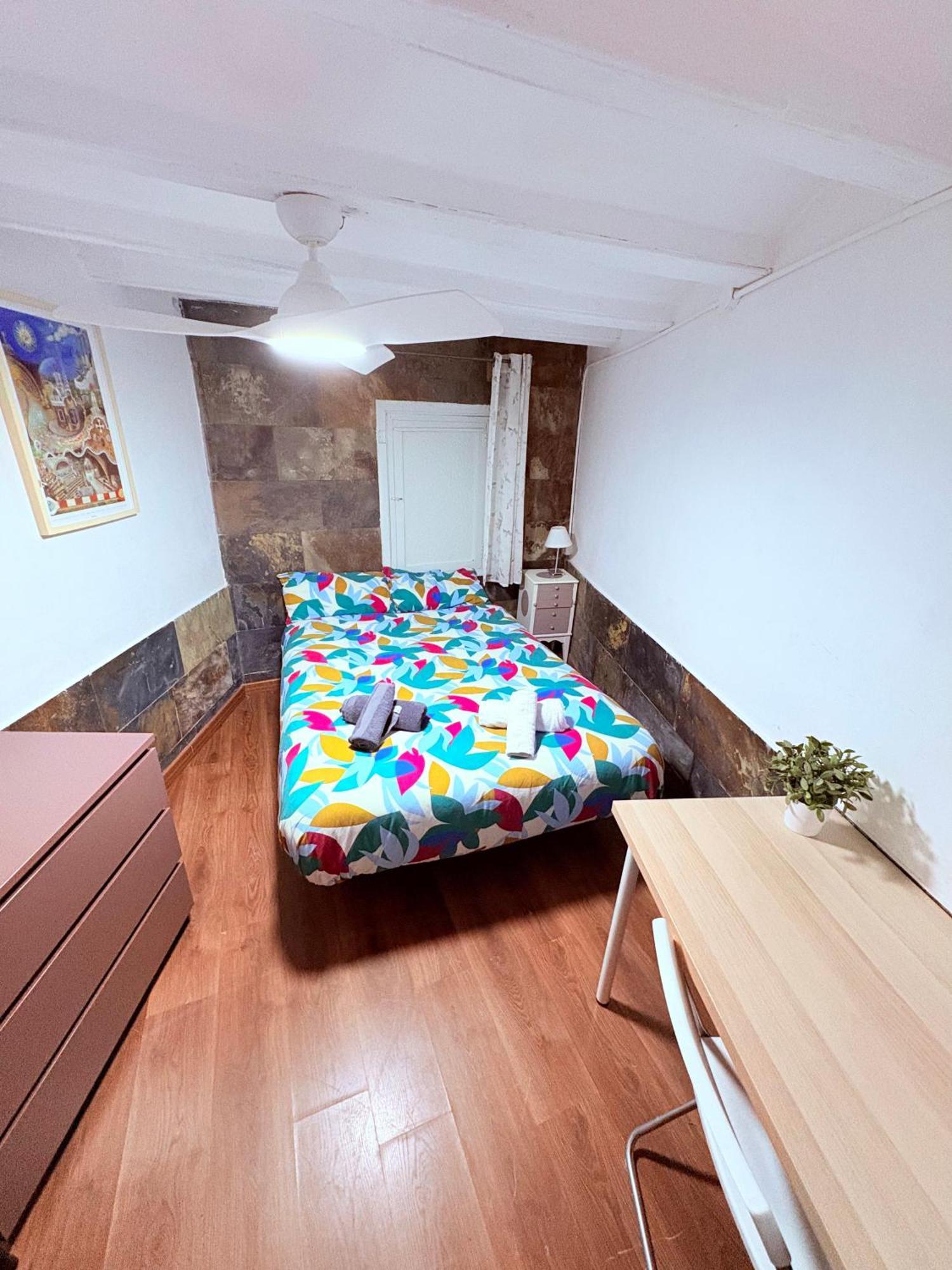 Stunning Flat For 6 People 3 Blocks From The Beach Plus Welcome Breakfast Barcelona Exterior foto