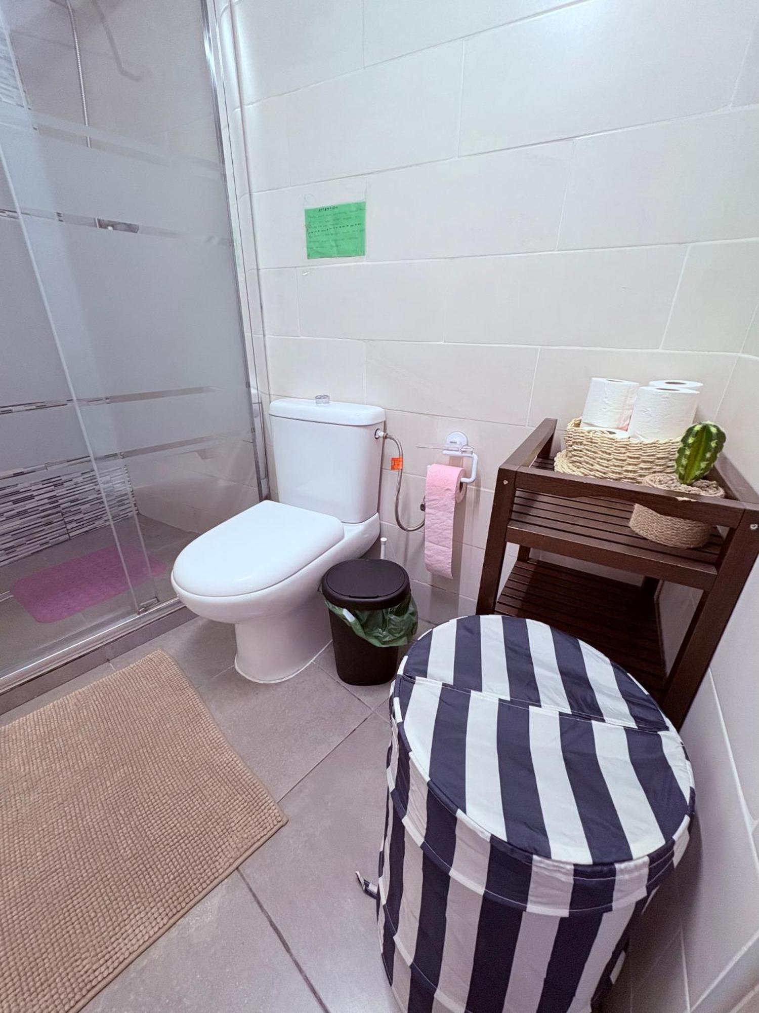 Stunning Flat For 6 People 3 Blocks From The Beach Plus Welcome Breakfast Barcelona Exterior foto