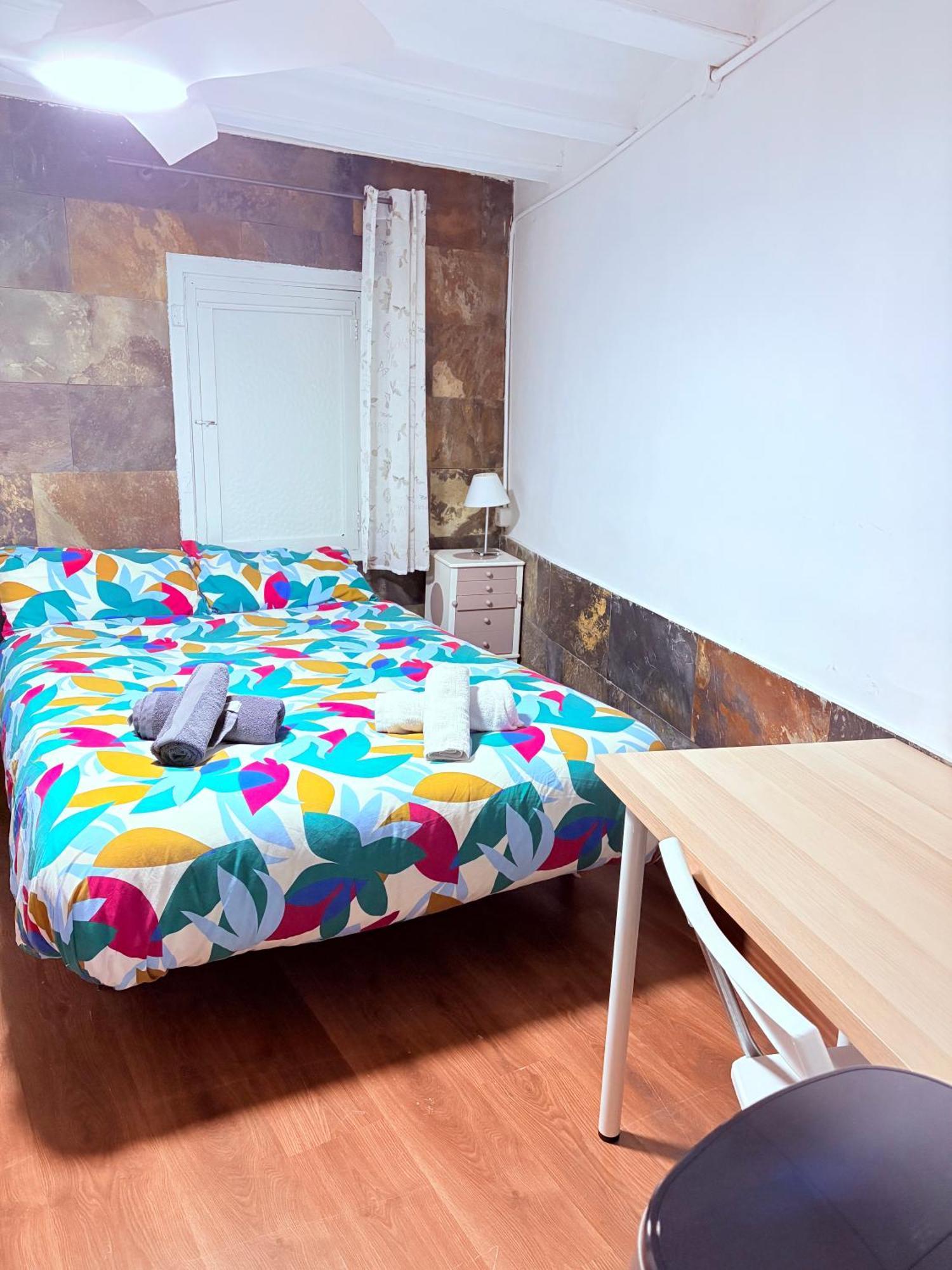 Stunning Flat For 6 People 3 Blocks From The Beach Plus Welcome Breakfast Barcelona Exterior foto