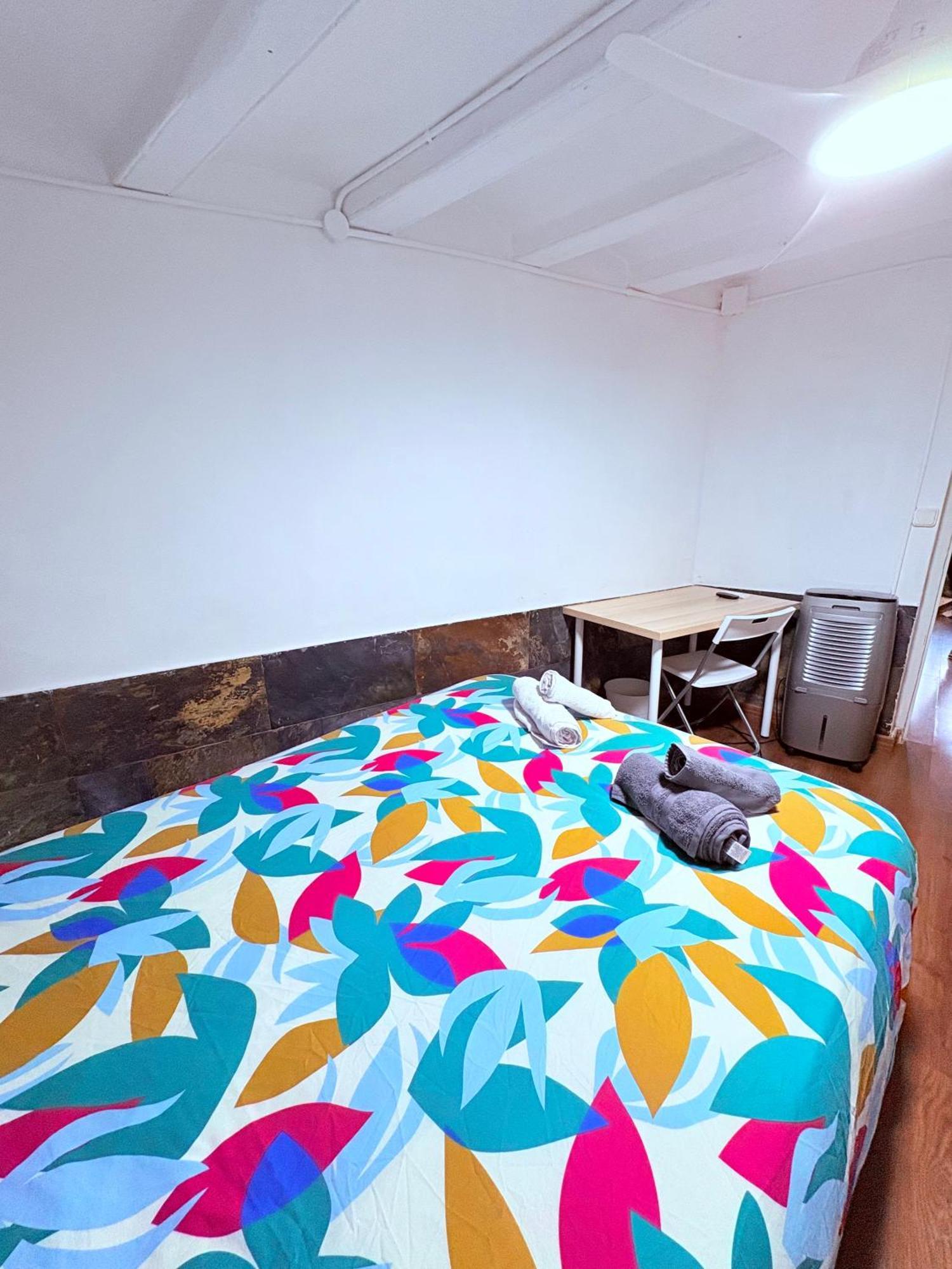 Stunning Flat For 6 People 3 Blocks From The Beach Plus Welcome Breakfast Barcelona Exterior foto